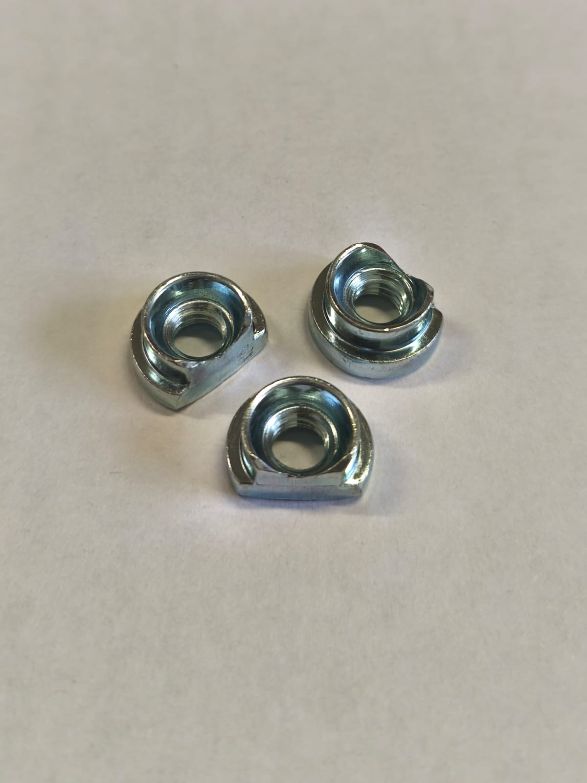 Гайка 251261 неподвижная М6 цинк гайка 251261 п29 неподвижная м6 (калибр) в интернет-магазине НМК